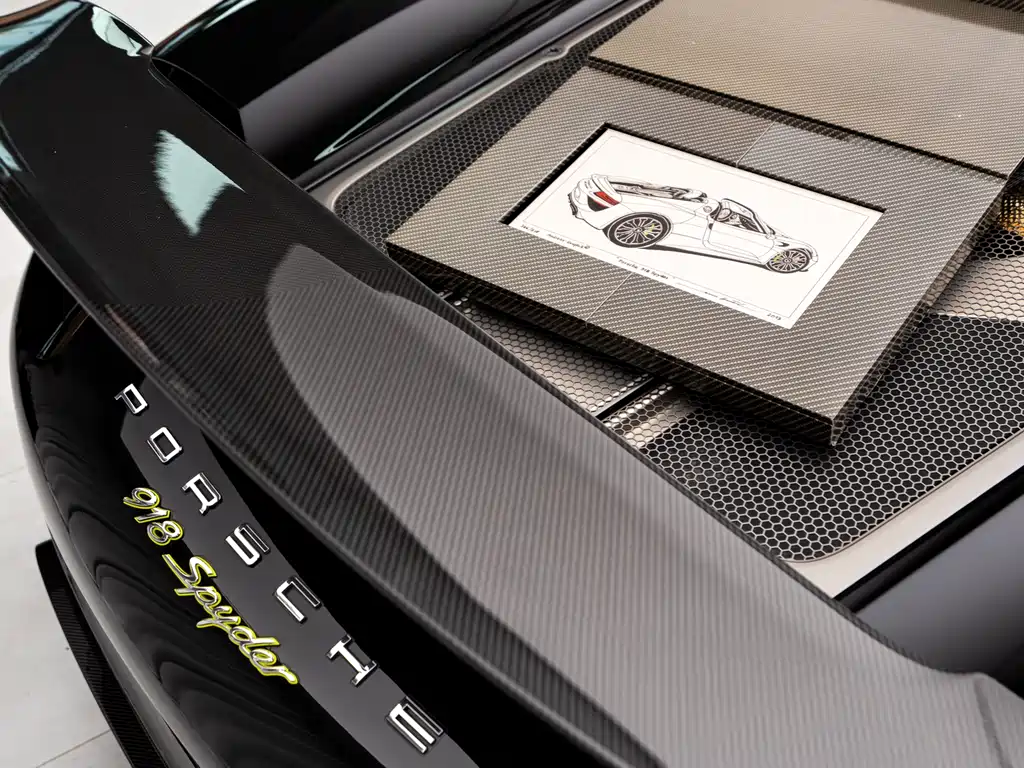 Porsche 918 Spyder 2016 — фото 19