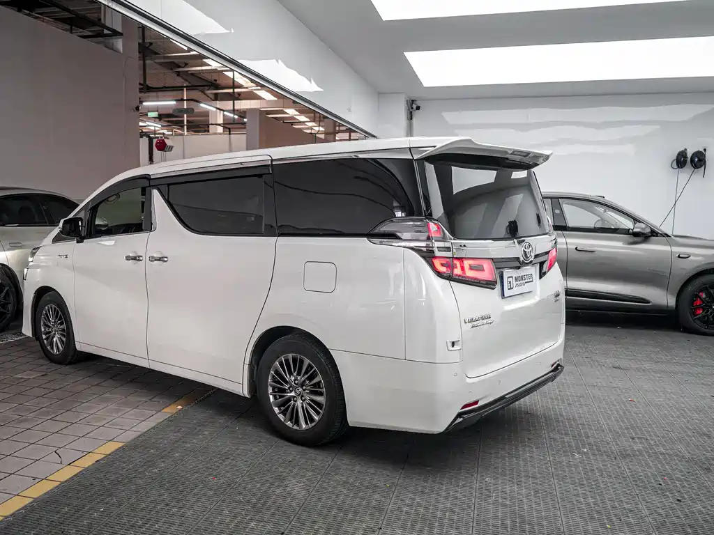 Toyota Vellfire 2021 — фото 4
