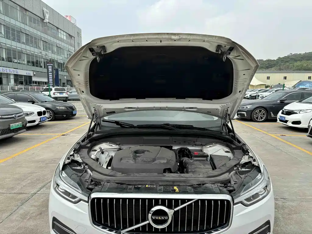 Volvo XC60 2019 — фото 13