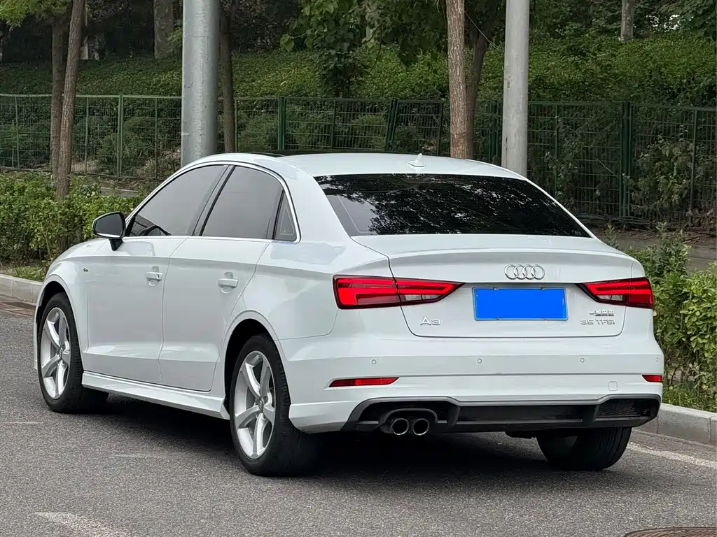 Audi A3 2018 — фото 4