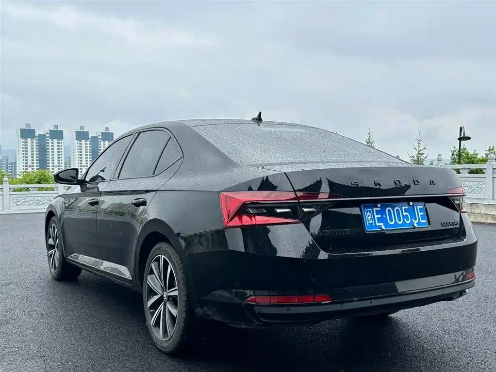 Skoda Superb 2023 — фото 6