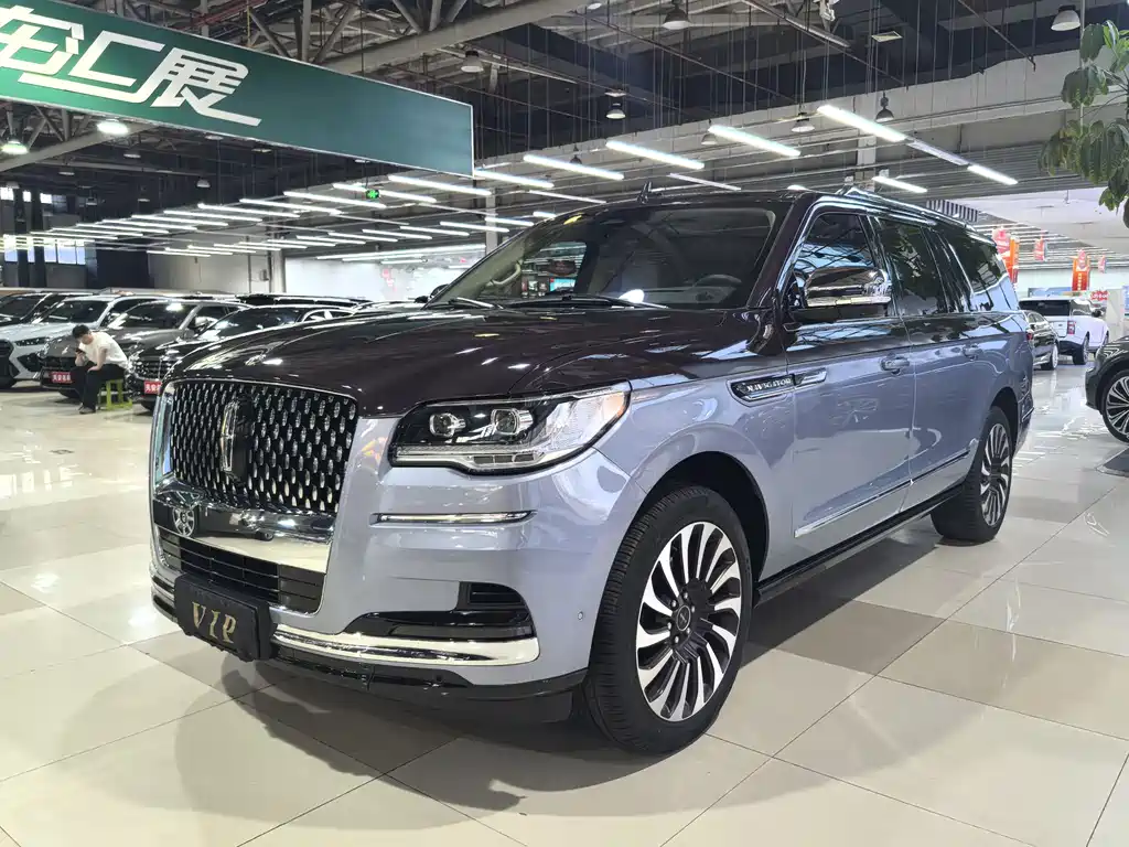 Lincoln Navigator One 2023 — фото 1