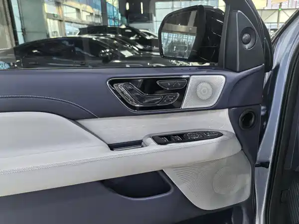 Lincoln Navigator One 2022