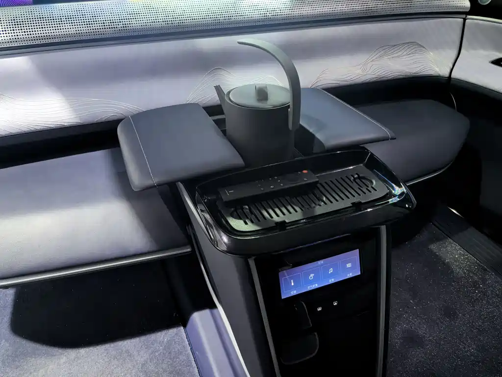 Lincoln Navigator One 2023 — фото 19