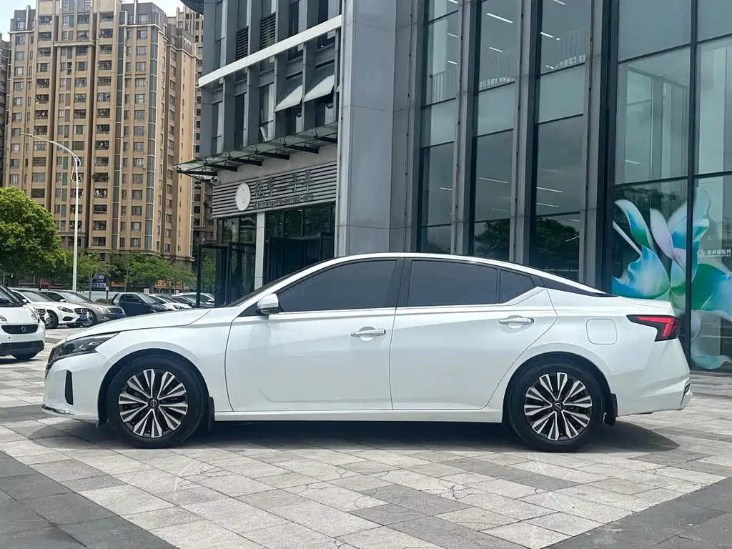 Nissan Teana 2024 — фото 3