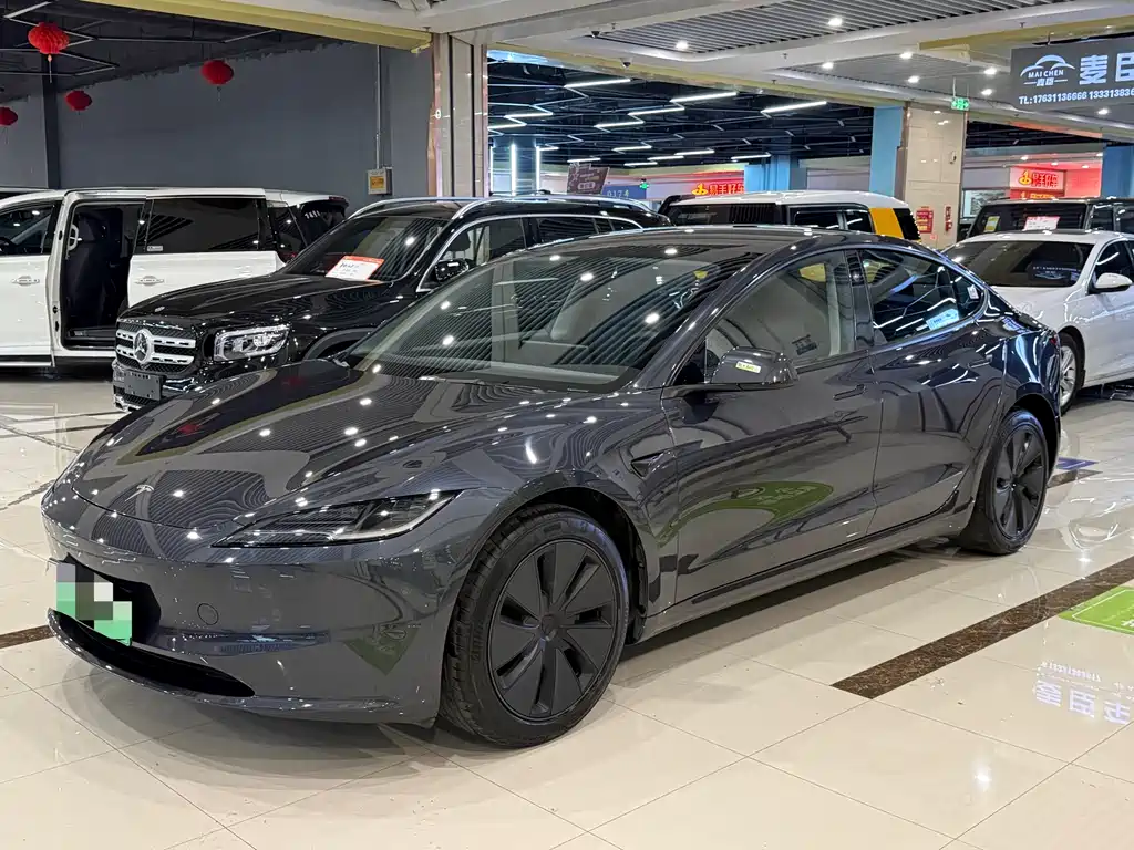 Tesla Model 3 2025 — фото 1