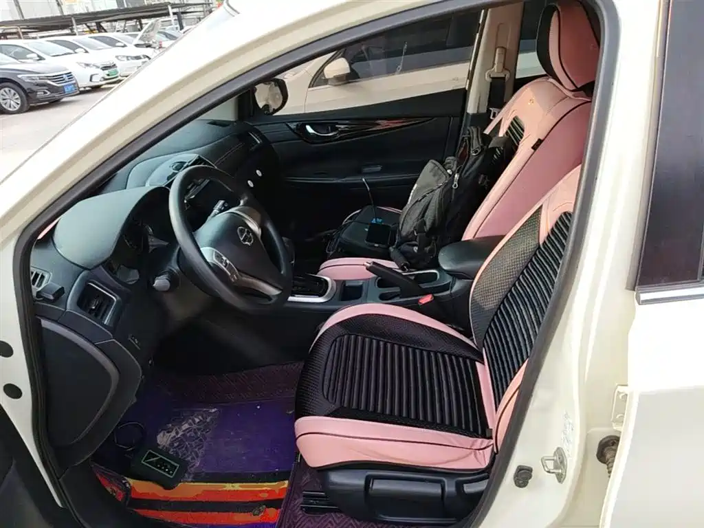 Nissan Tiida 2018 — фото 15