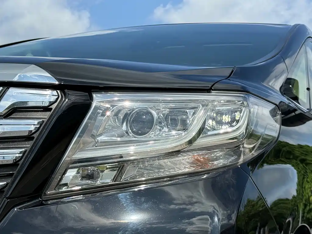 Toyota Alphard 2017 — фото 4