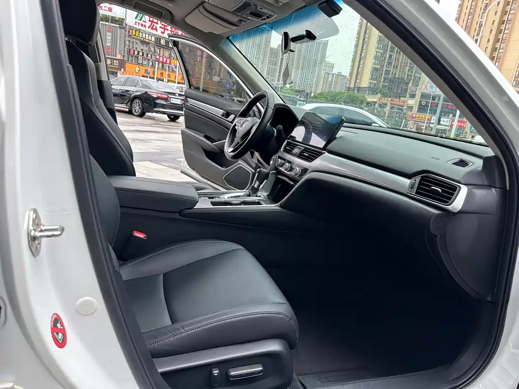 Honda Accord 2022 — фото 12