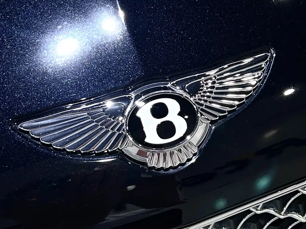 Bentley Bentayga 2021 — фото 13