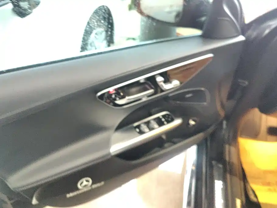 Mercedes-Benz C-Class 2024