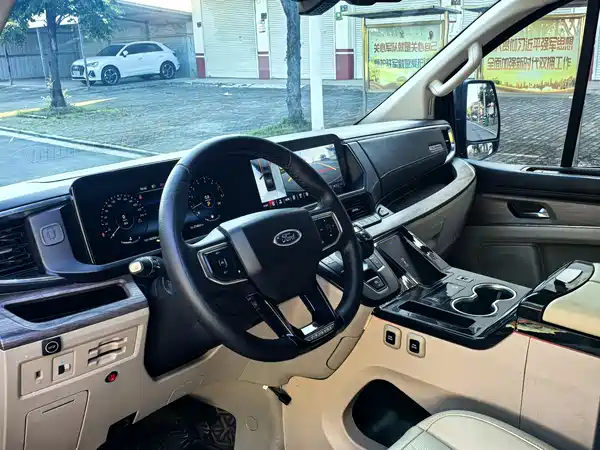 Ford Tourneo 2023