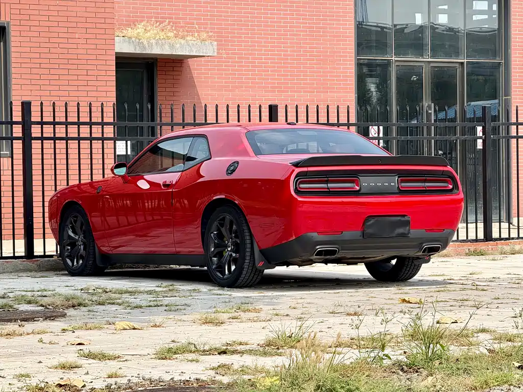 Dodge  2017 — фото 5