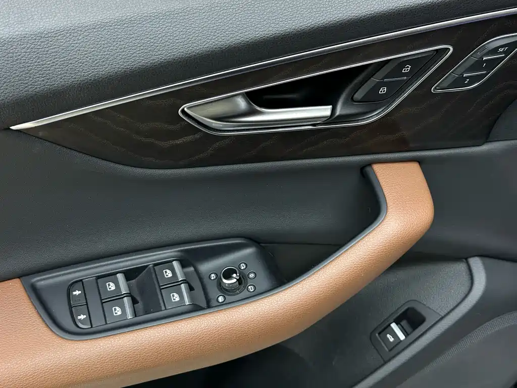 Audi Q7 2020 — фото 14