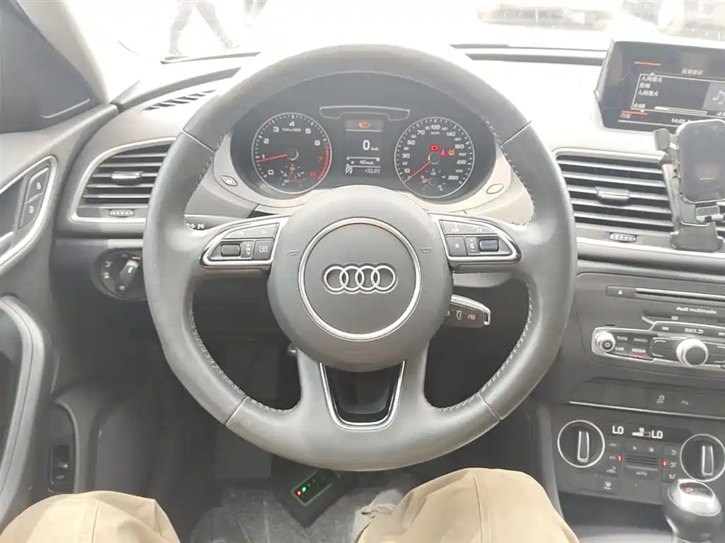 Audi Q3 2018 — фото 11