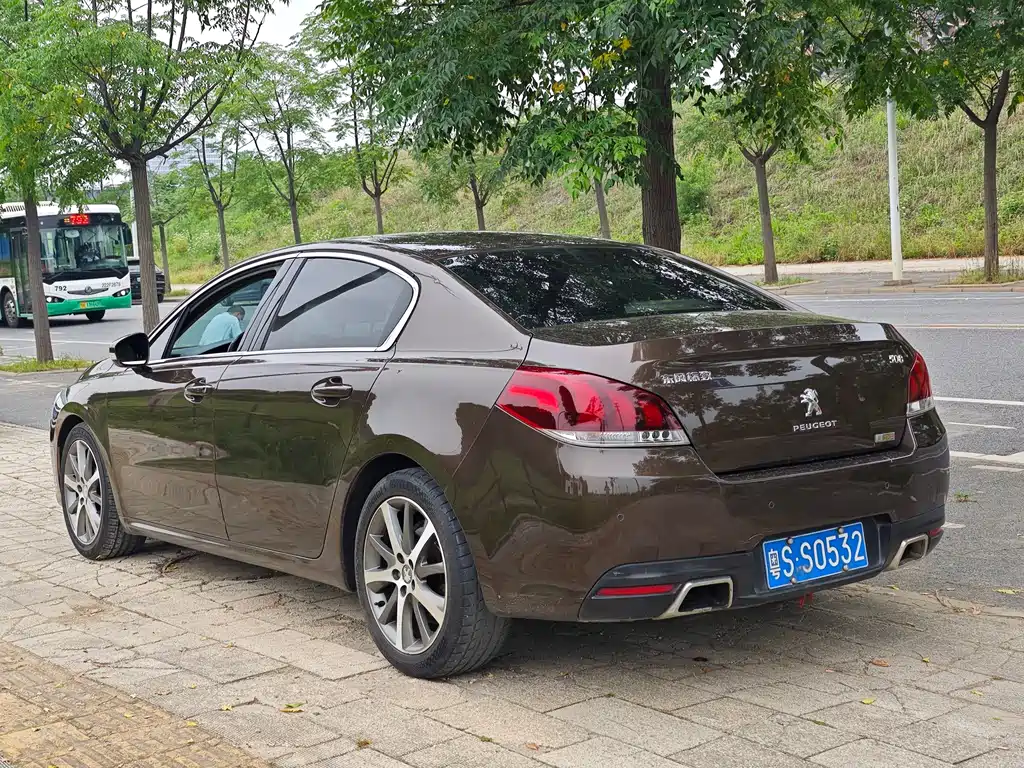 Peugeot 508 2015 — фото 9