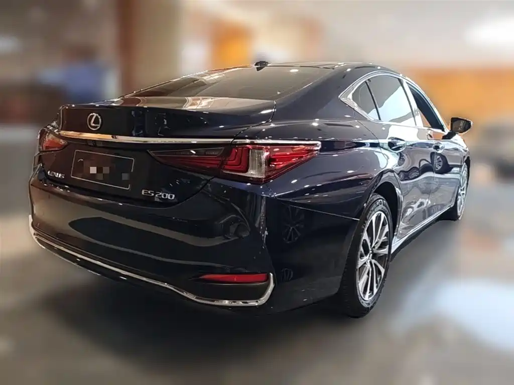 Lexus ES 2023 — фото 12