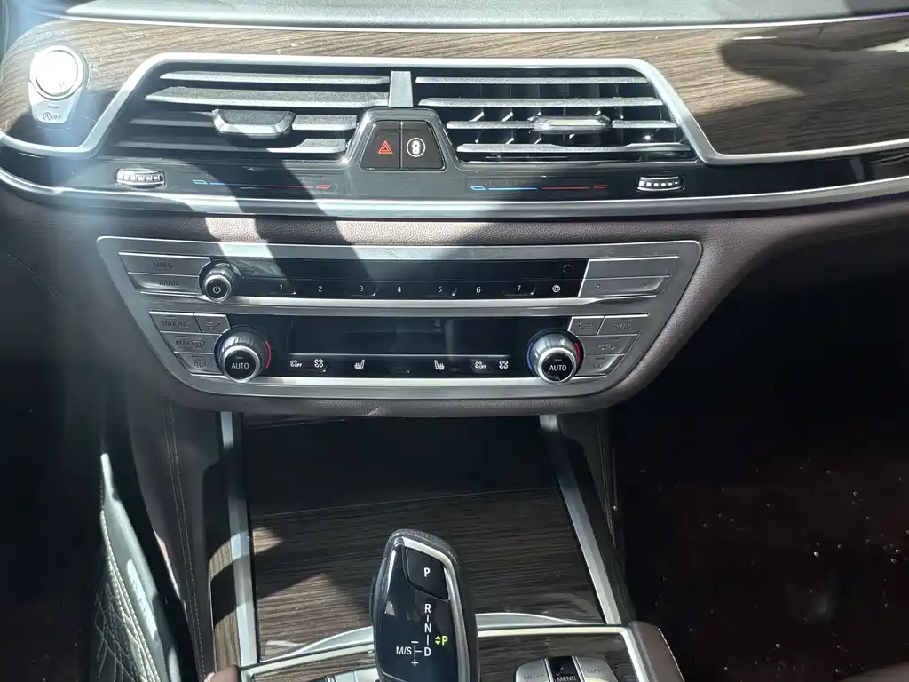 BMW 7 Series 2022 — фото 9