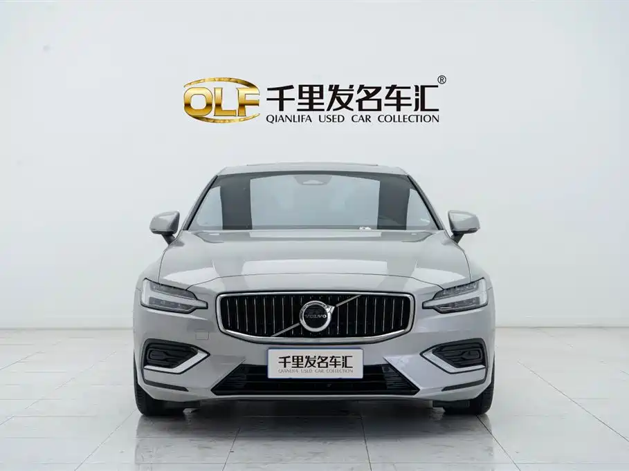 Volvo S60 2023 — фото 2