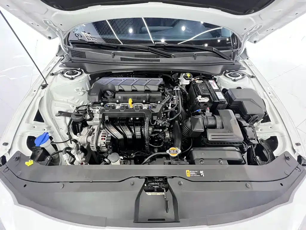 Hyundai Elantra 2023 — фото 20