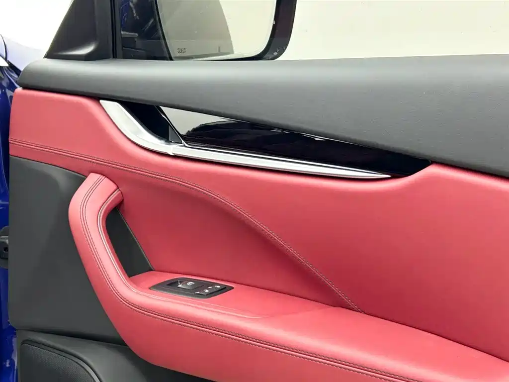 Maserati Levante 2018 — фото 17