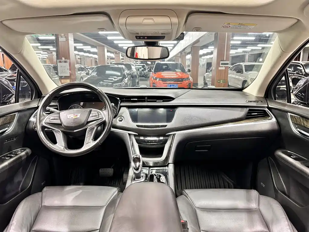 Cadillac XT5 2018 — фото 10