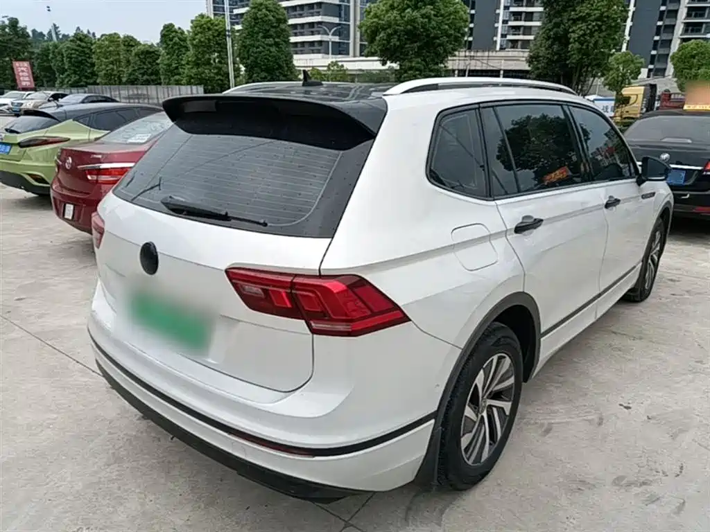 Volkswagen Tiguan L PHEV 2021 — фото 7