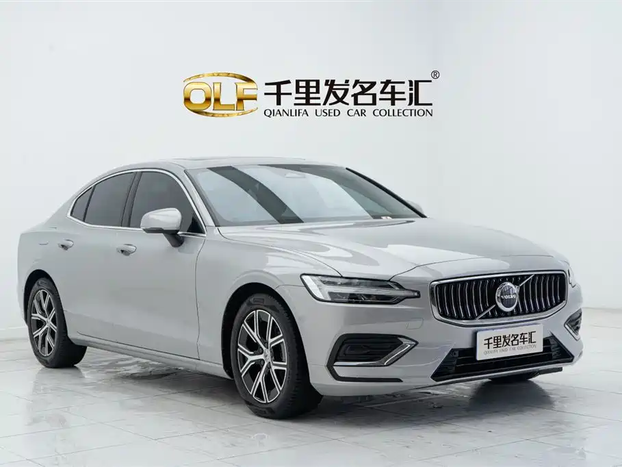Volvo S60 2023 — фото 3