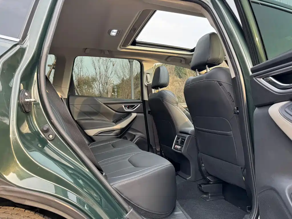 Subaru Forester 2023 — фото 20