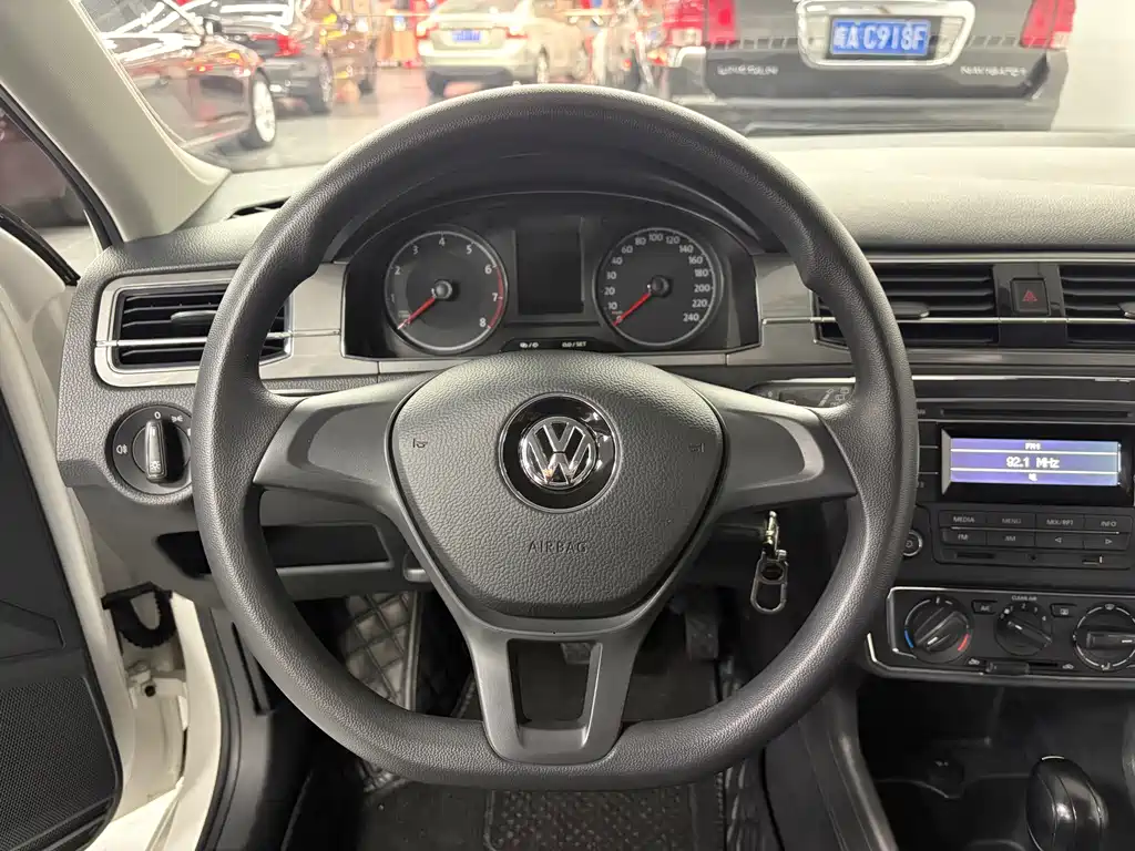 Volkswagen Santana 2018 — фото 12
