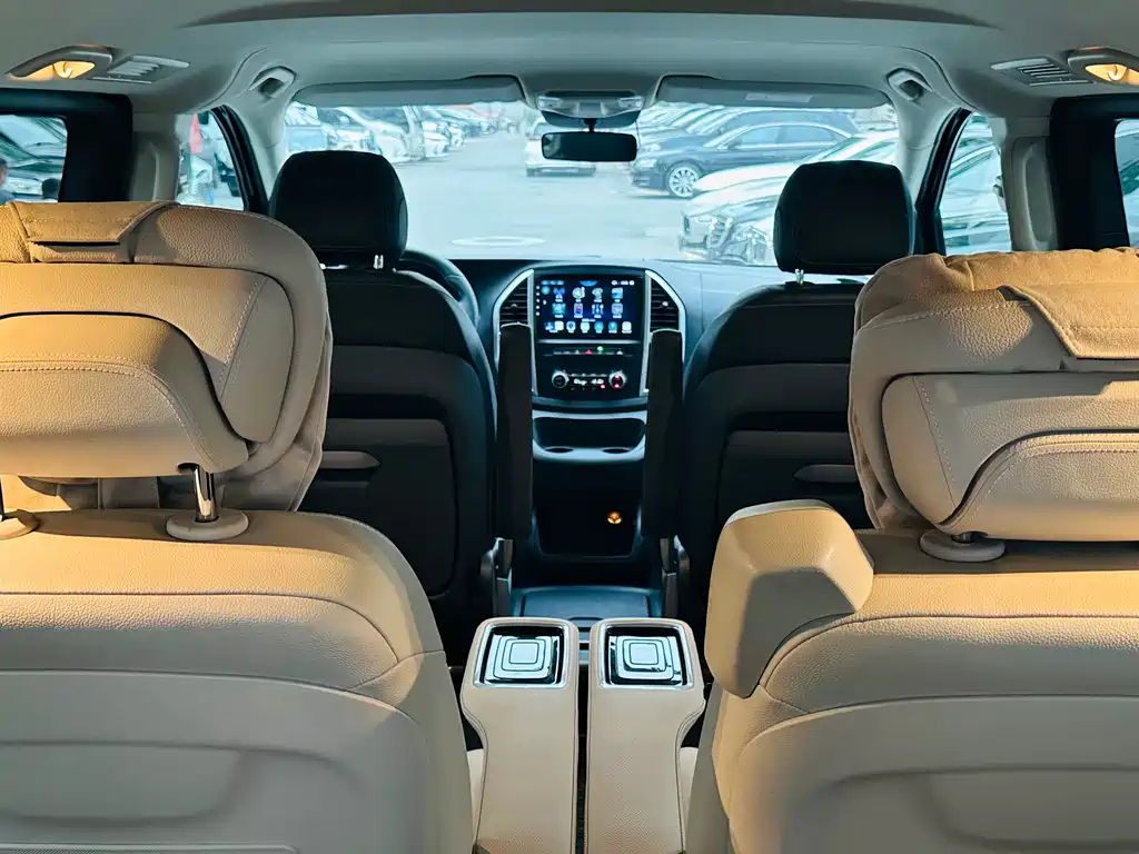 Mercedes-Benz Vito 2023 — фото 24