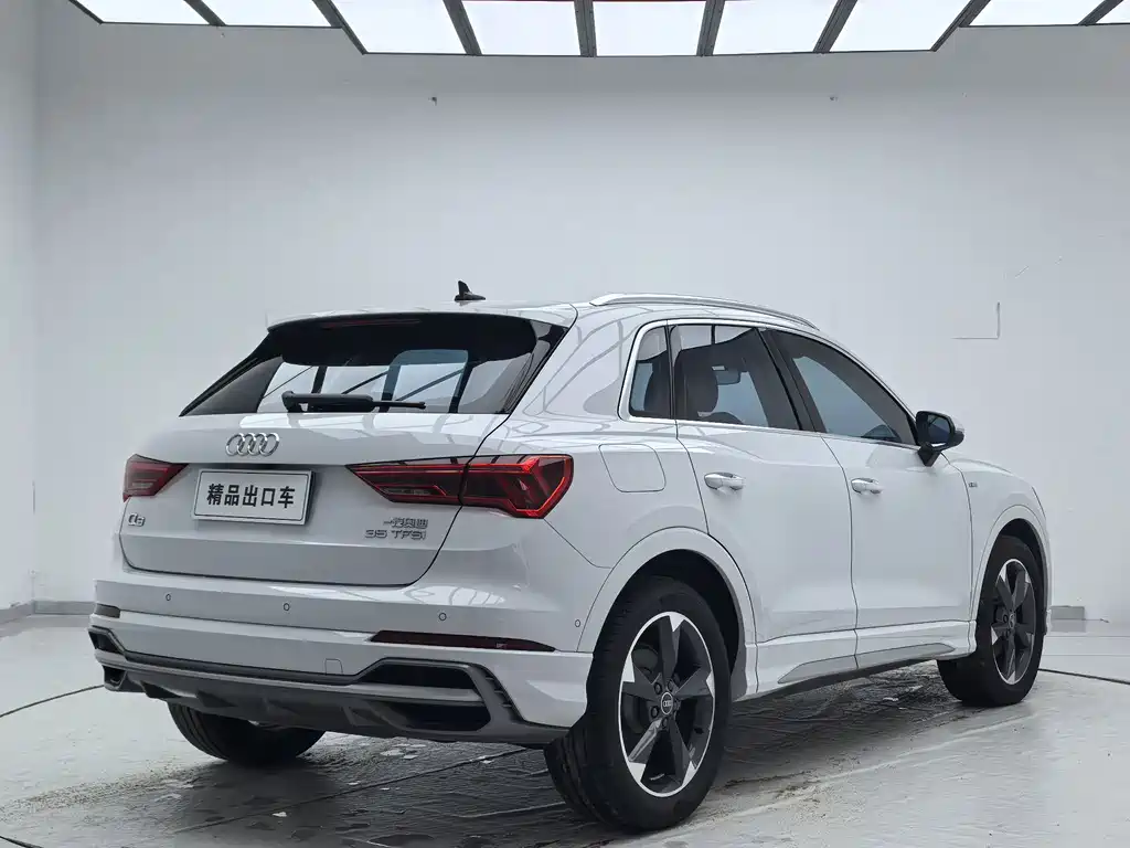 Audi Q3 2023 — фото 4