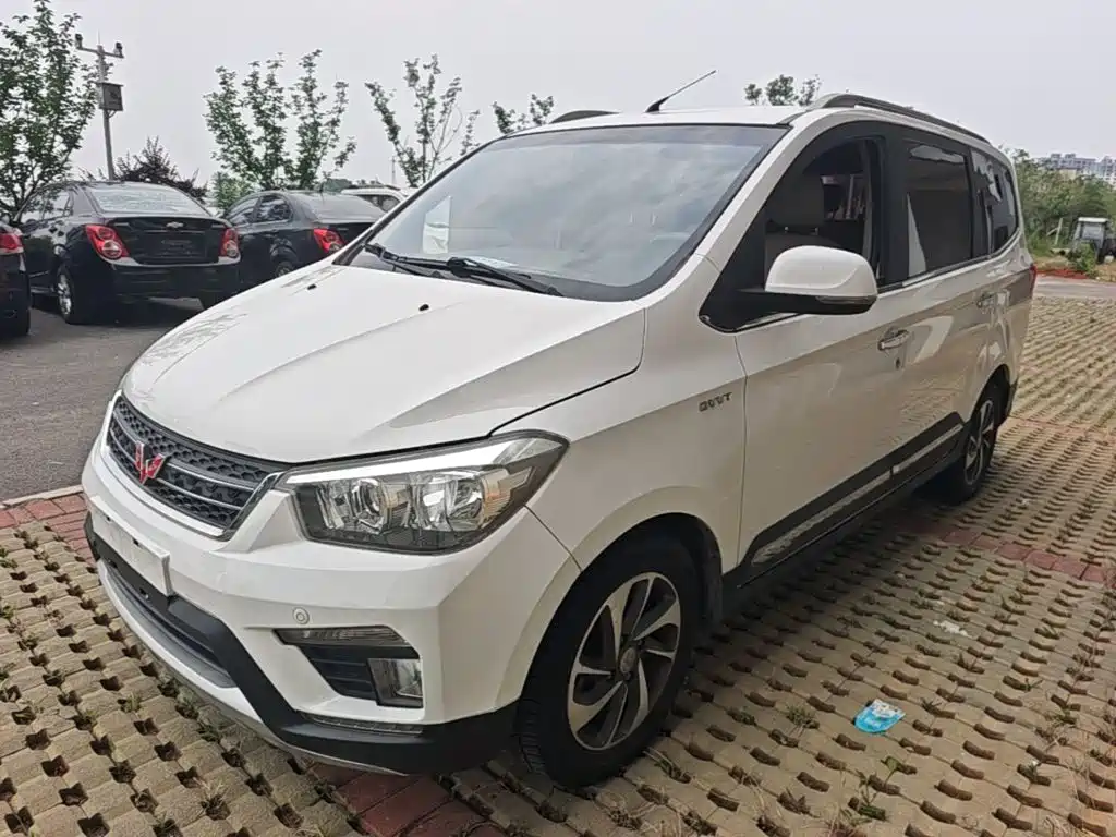 Wuling Hongguang 2016 — фото 2
