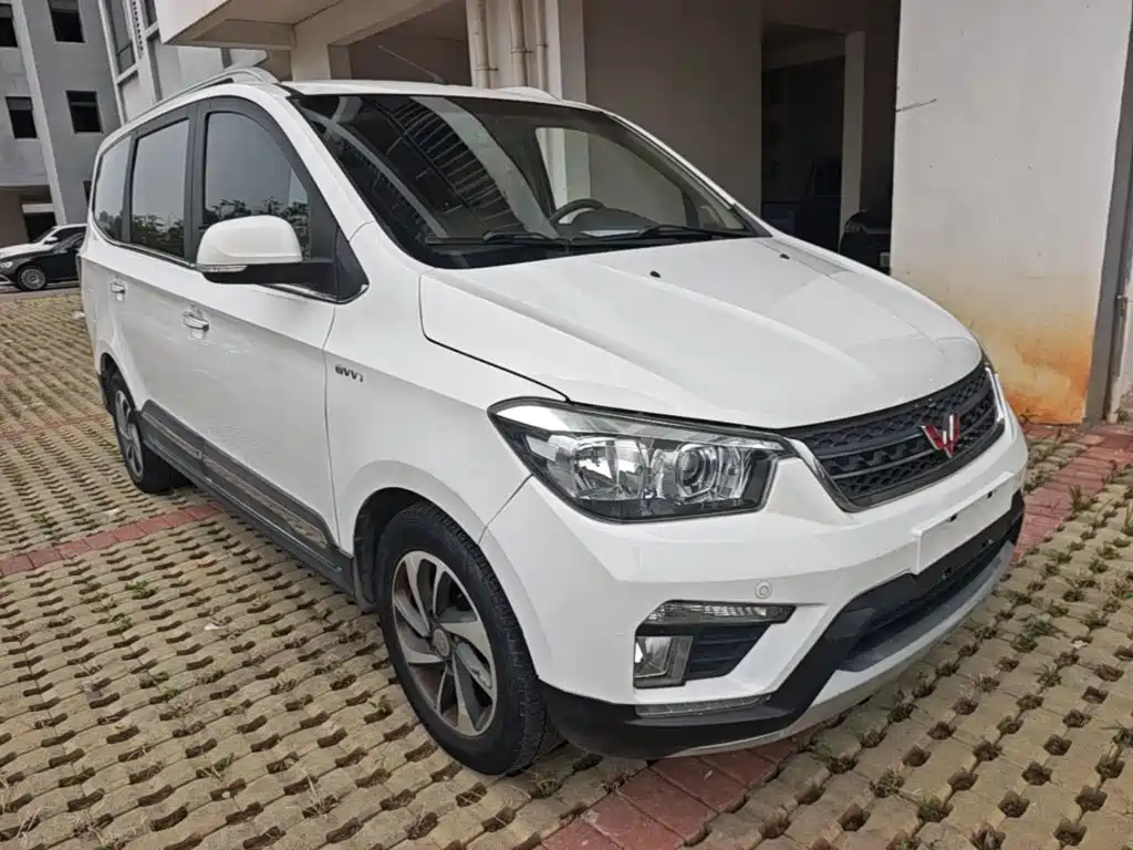 Wuling Hongguang 2016 — фото 22