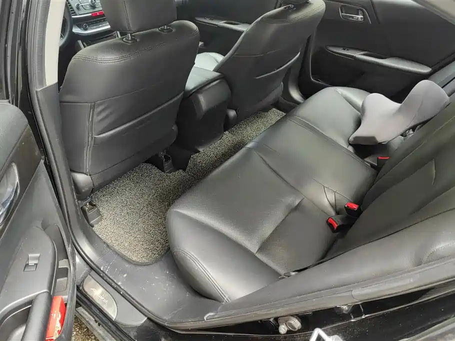 Honda Accord 2014 — фото 11