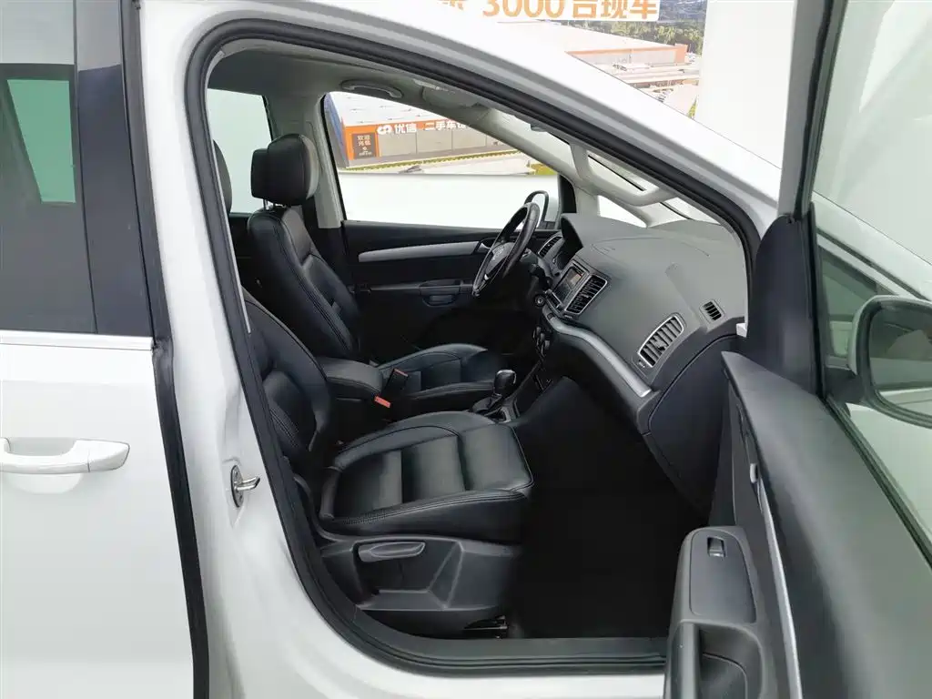 Volkswagen Sharan 2017 — фото 23