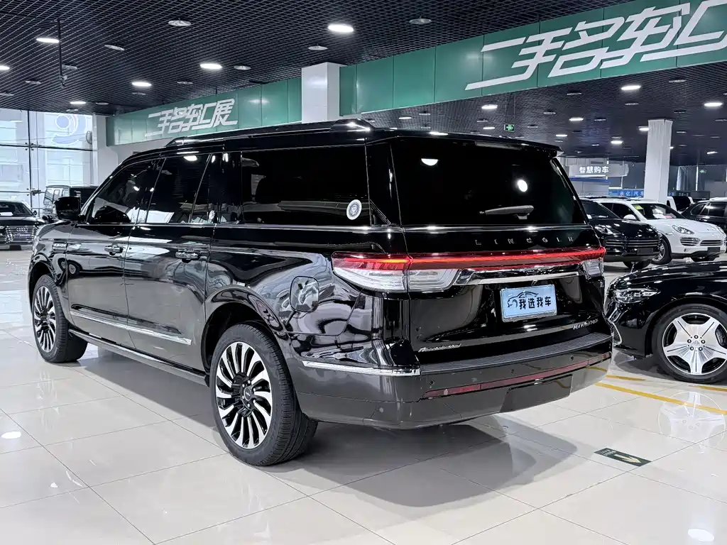 Lincoln Navigator 2023 — фото 23