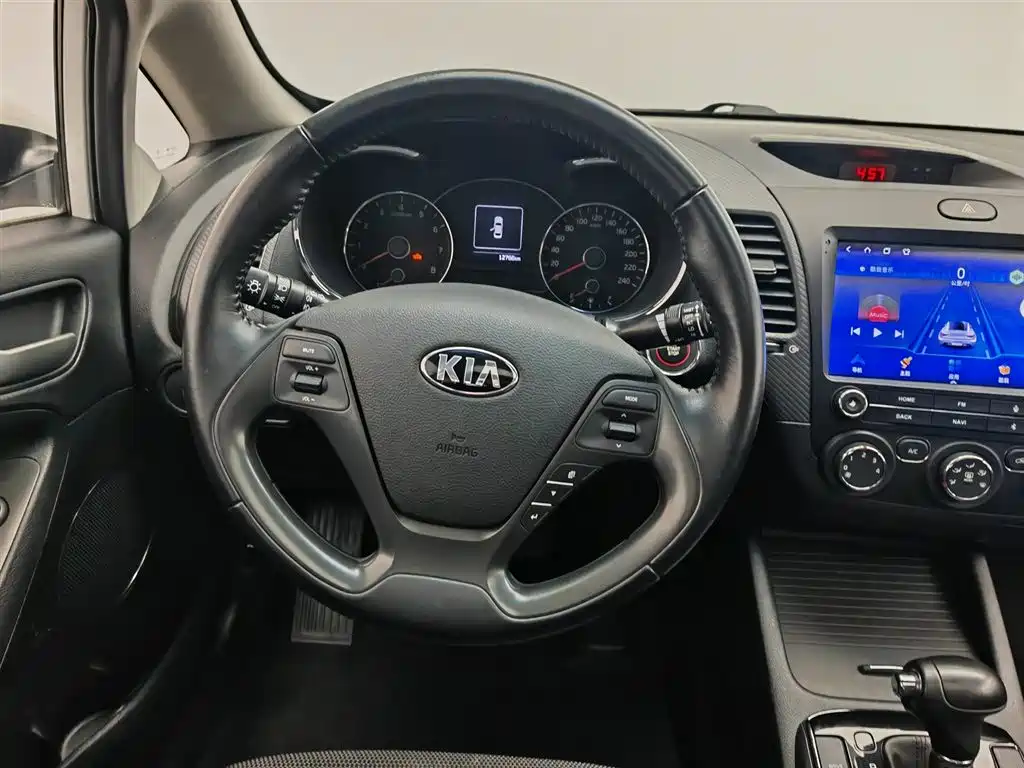 Kia K3 2016 — фото 11