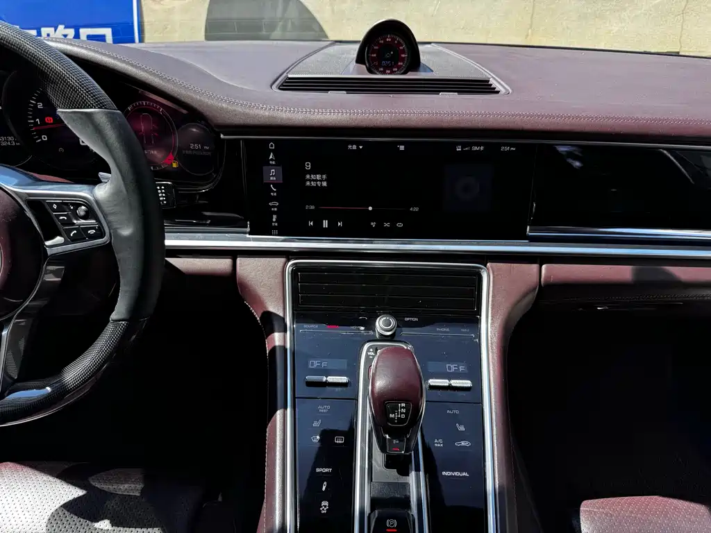 Porsche Panamera 2019 — фото 16