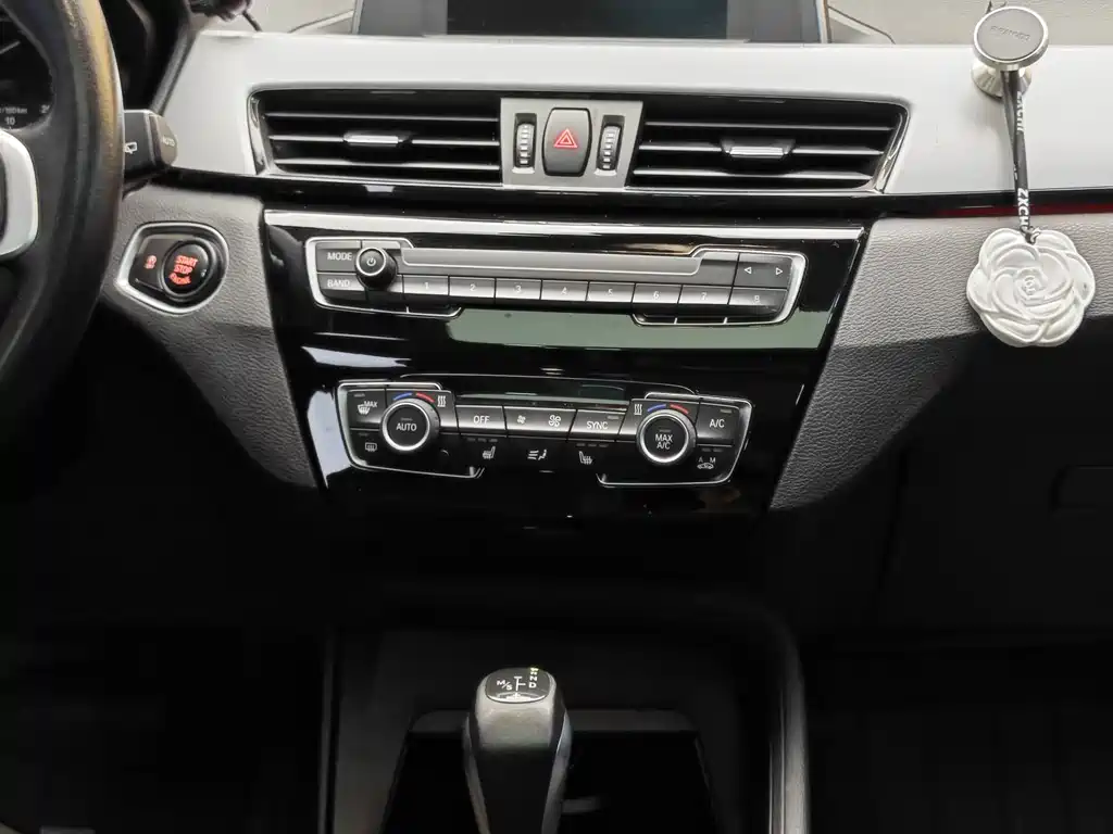 BMW X1 2016 — фото 19