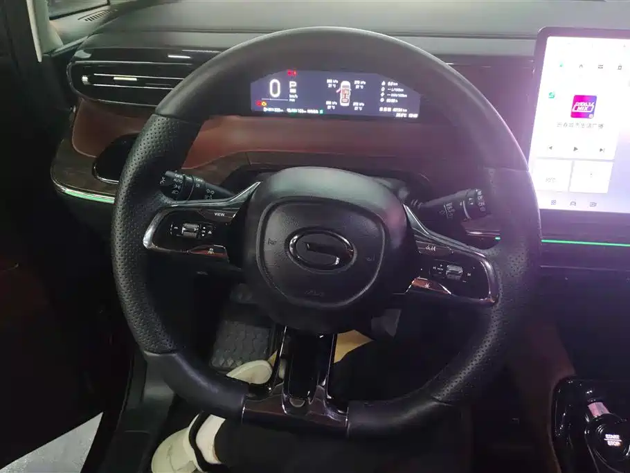 GAC Motor E8 PHEV 2025 — фото 15