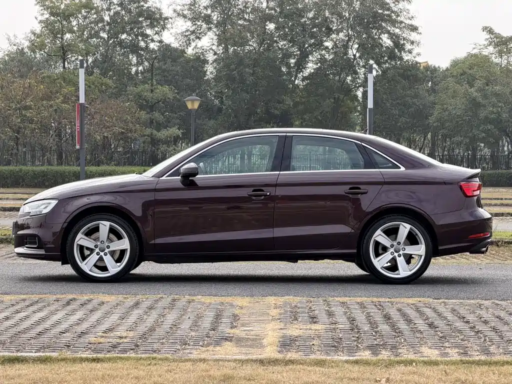 Audi A3 2018 — фото 4