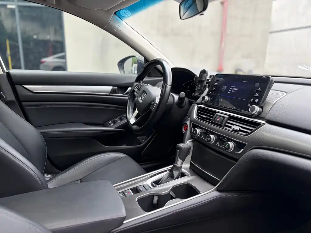 Honda Accord 2019 — фото 15