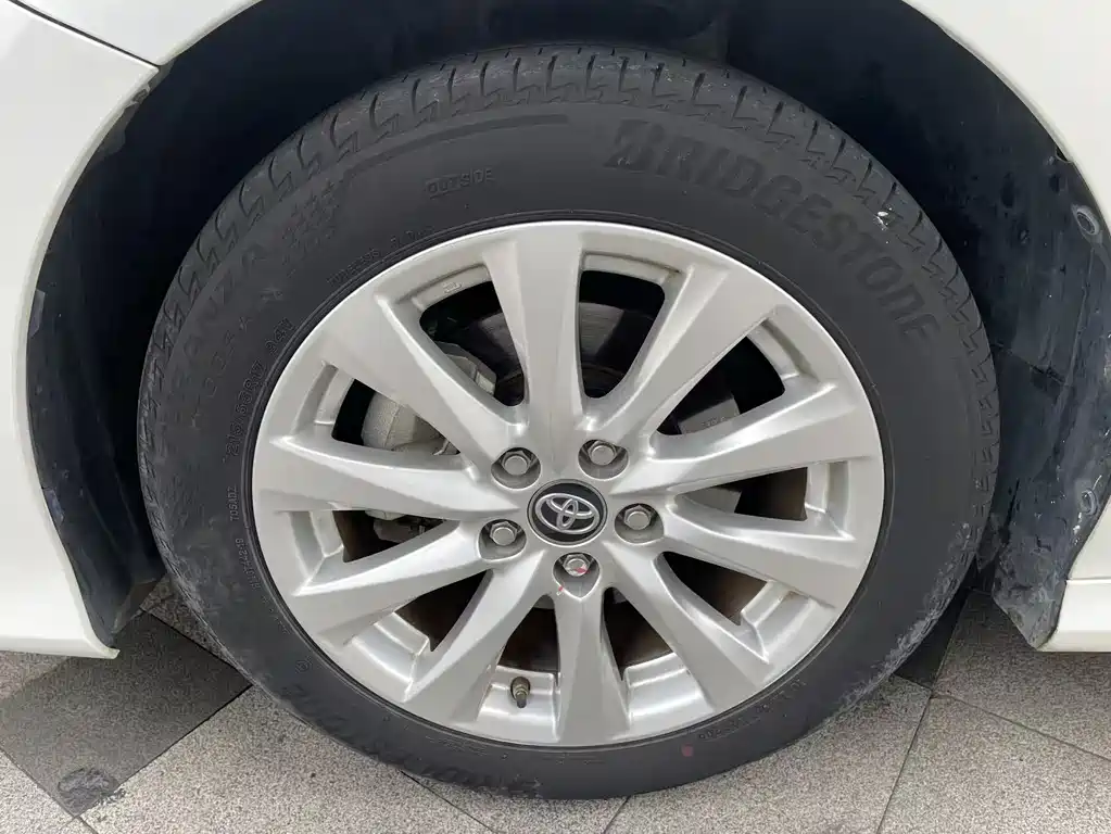 Toyota Camry 2020 — фото 24