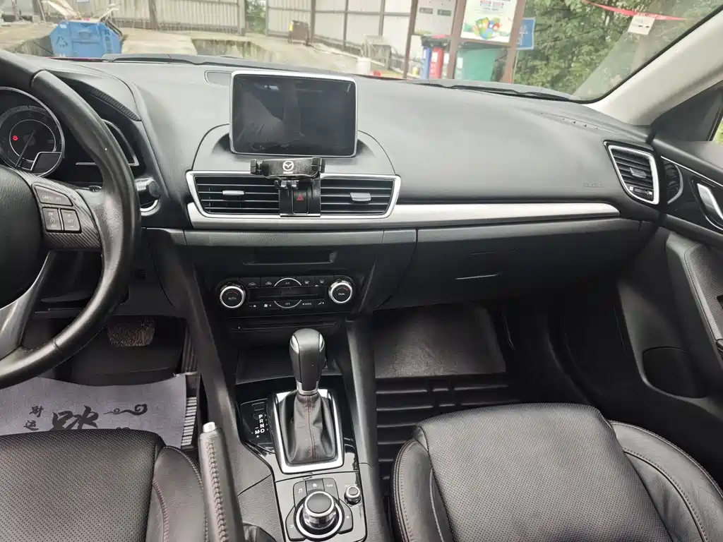 Mazda 3 Axela 2015 — фото 12