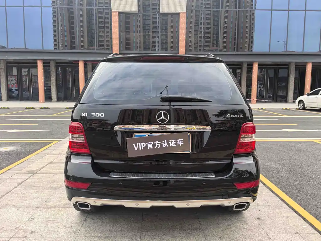 Mercedes-Benz M-Class 2011
