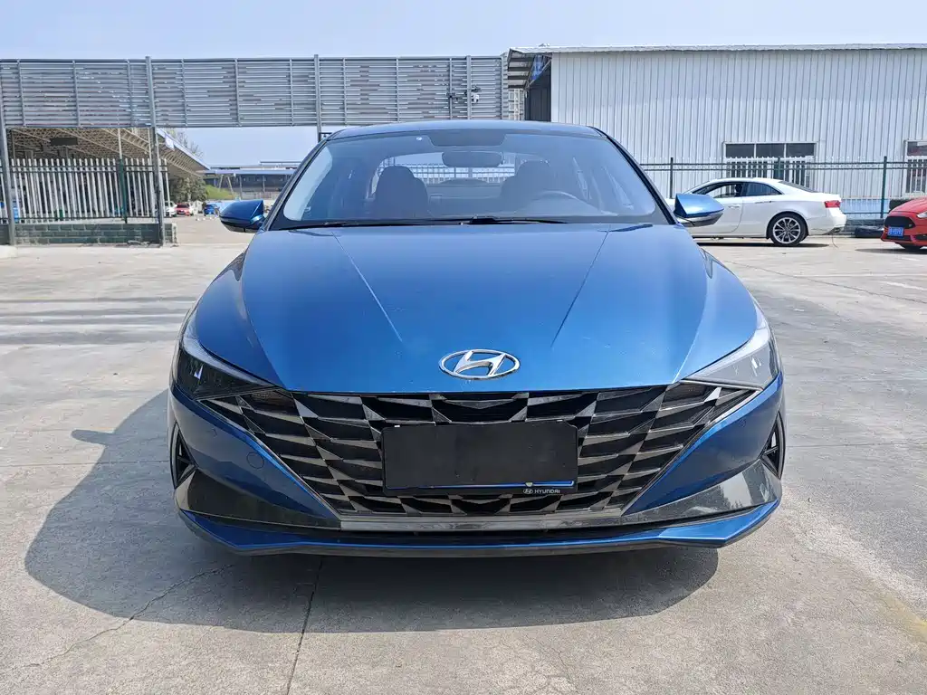 Hyundai Elantra 2022
