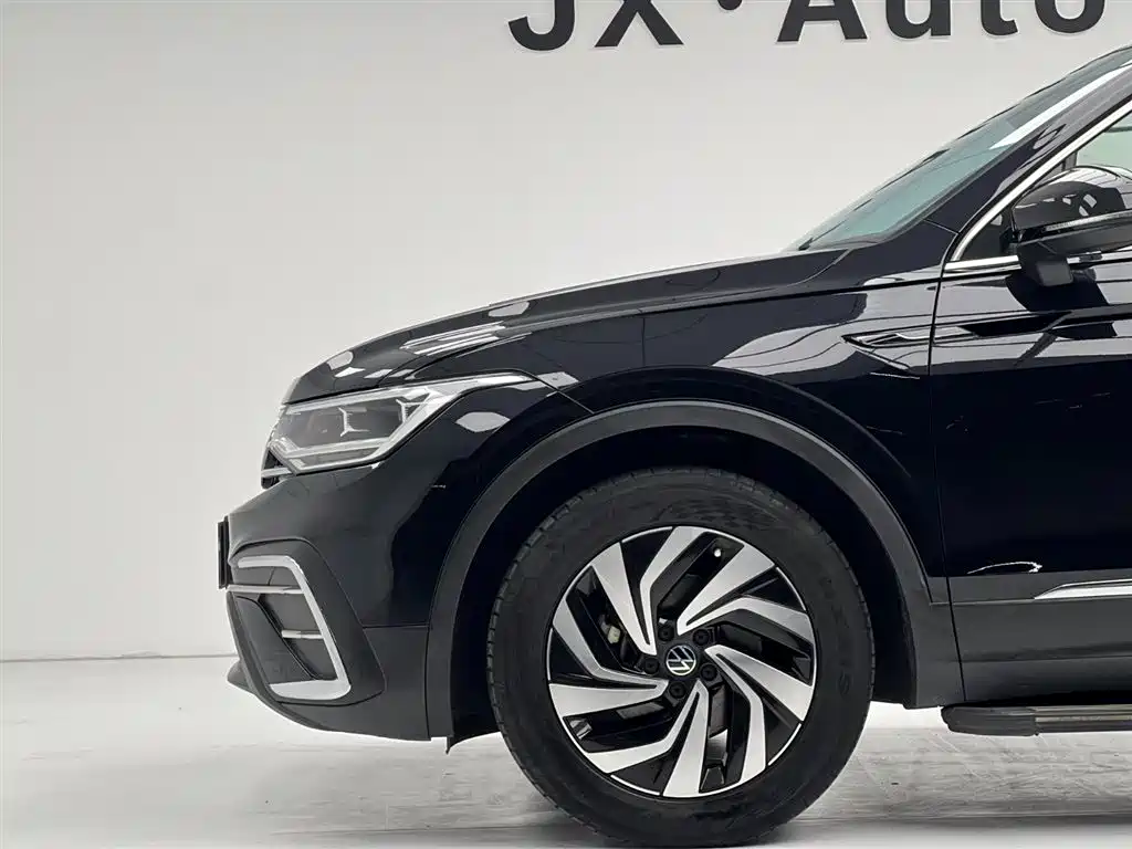 Volkswagen Tiguan L 2022 — фото 14