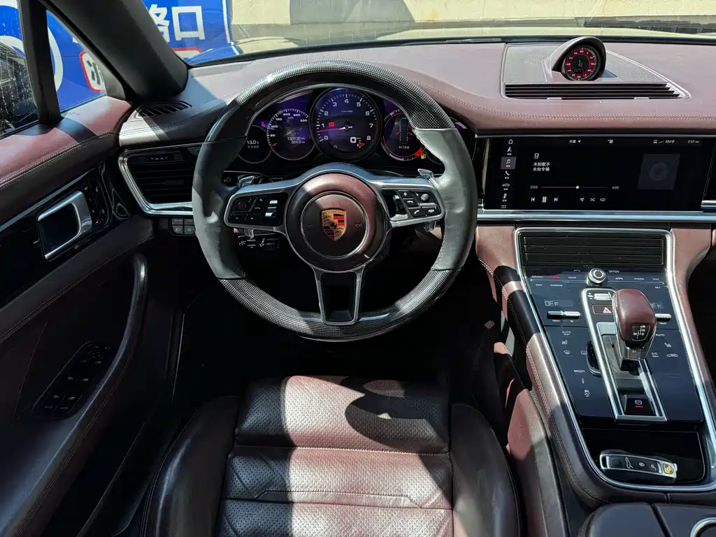 Porsche Panamera 2019 — фото 15