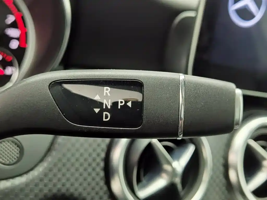 Mercedes-Benz A-Class 2018 — фото 13